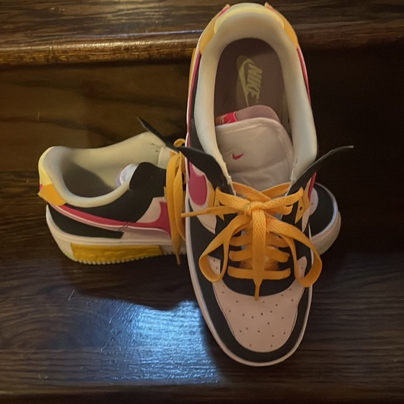 Nike AirForce Ones 9.5 - Picture 3 of 5